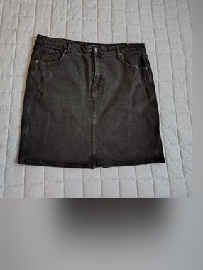 Grey/Black Denim Jean Knee Length Skirt